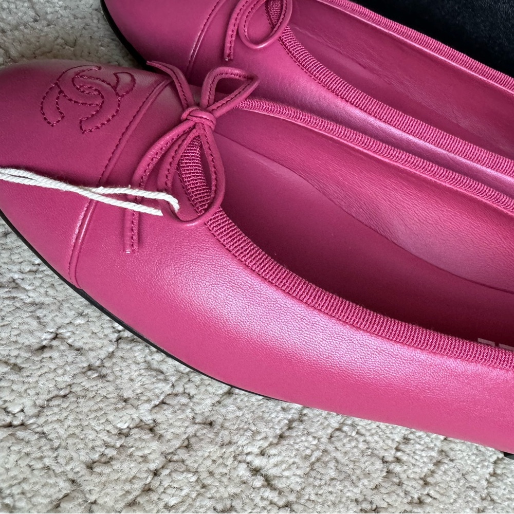 CHANEL Fuchsia Leather Ballet Flats 41.5 - Picture 4 of 8